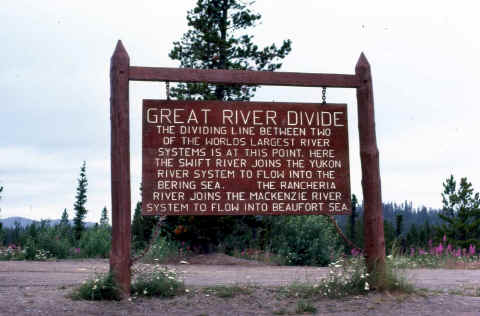 s river divide sign 232.jpg (248823 bytes)